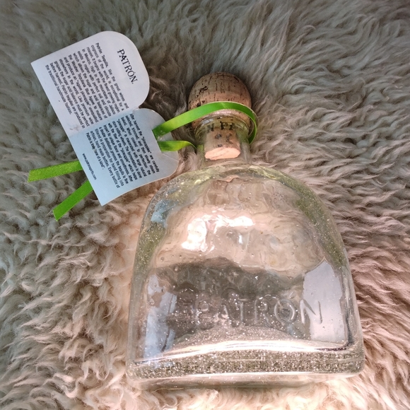 2 Patron Silver Tequila Bottle +FREE XO Shot glasses Empty w/Cork & Original Tag - Picture 4 of 8
